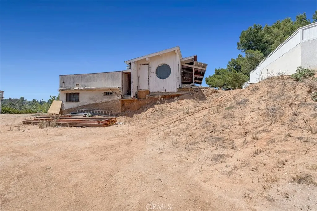 114 N Bonnie Beach Place, East Los Angeles, California 90063 home-pic-6