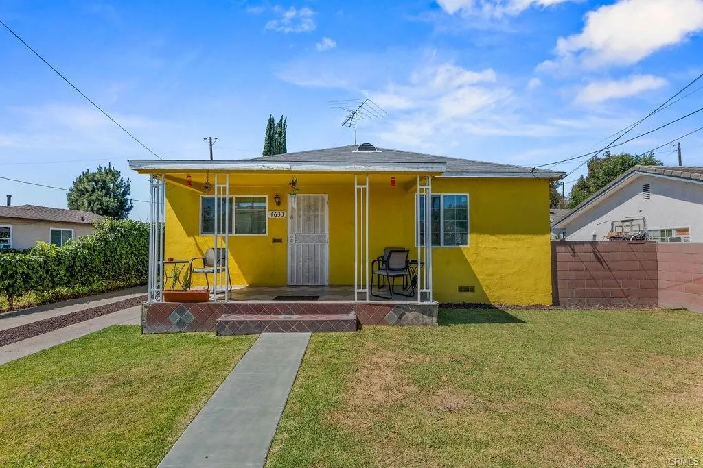 4633 Leonis Street, Commerce, California 90040, 3 Bedrooms Bedrooms, ,1 BathroomBathrooms,Residential,For Sale,Leonis,MB25191555