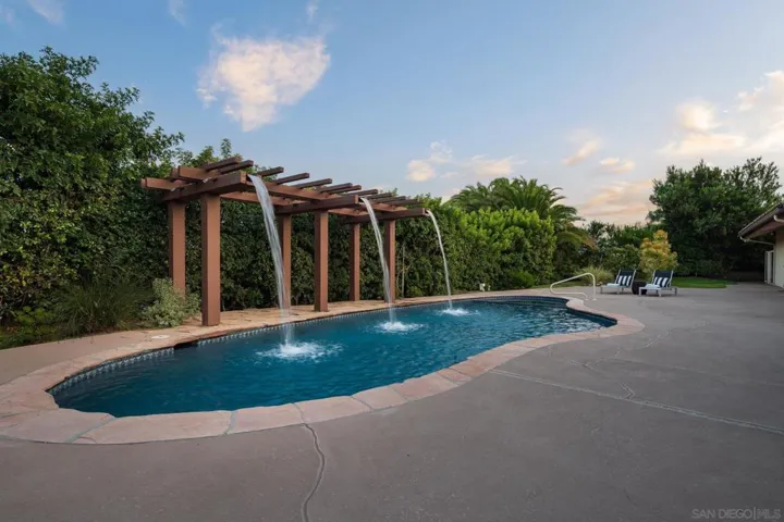17112 Via De La Valle, Rancho Santa Fe, California 92067