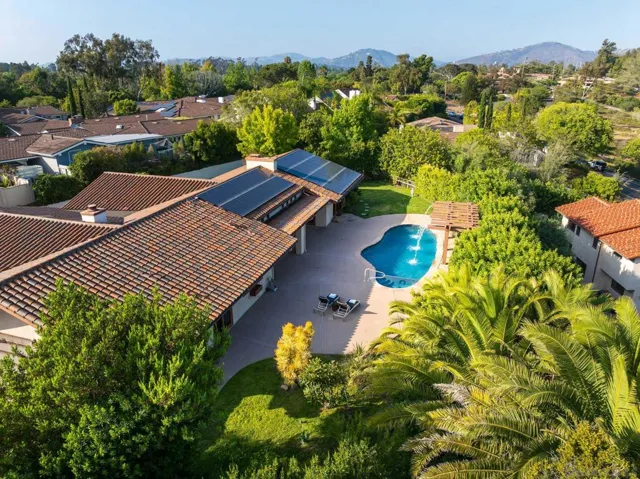 17112 Via De La Valle, Rancho Santa Fe, California 92067