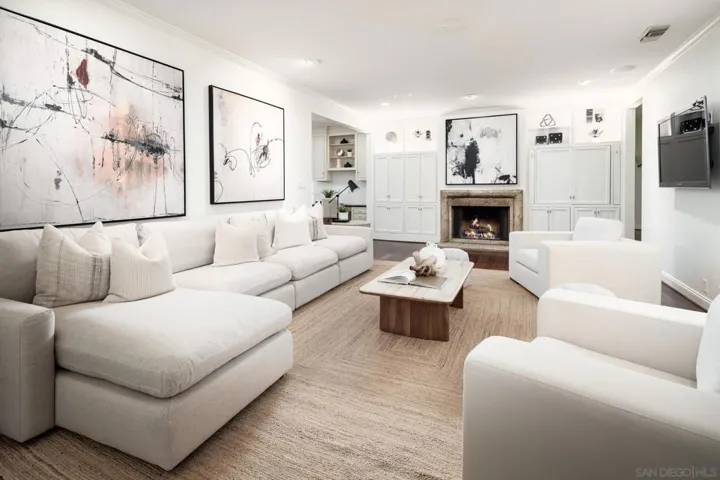17112 Via De La Valle, Rancho Santa Fe, California 92067