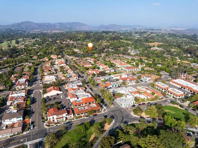 17112 Via De La Valle, Rancho Santa Fe, California 92067
