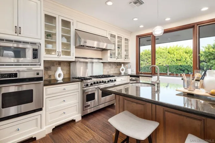 17112 Via De La Valle, Rancho Santa Fe, California 92067