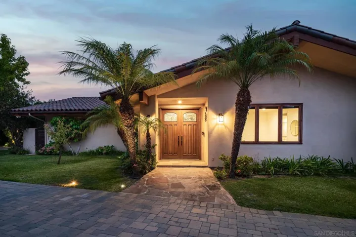 17112 Via De La Valle, Rancho Santa Fe, California 92067