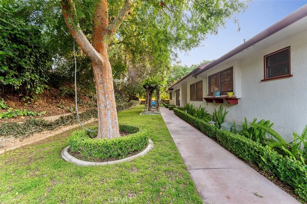 1940 Arroyo Drive, Riverside, California 92506 home-pic-35