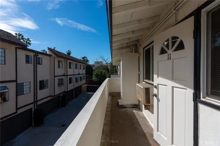 415 S El Molino Avenue 11, Pasadena, California 91101
