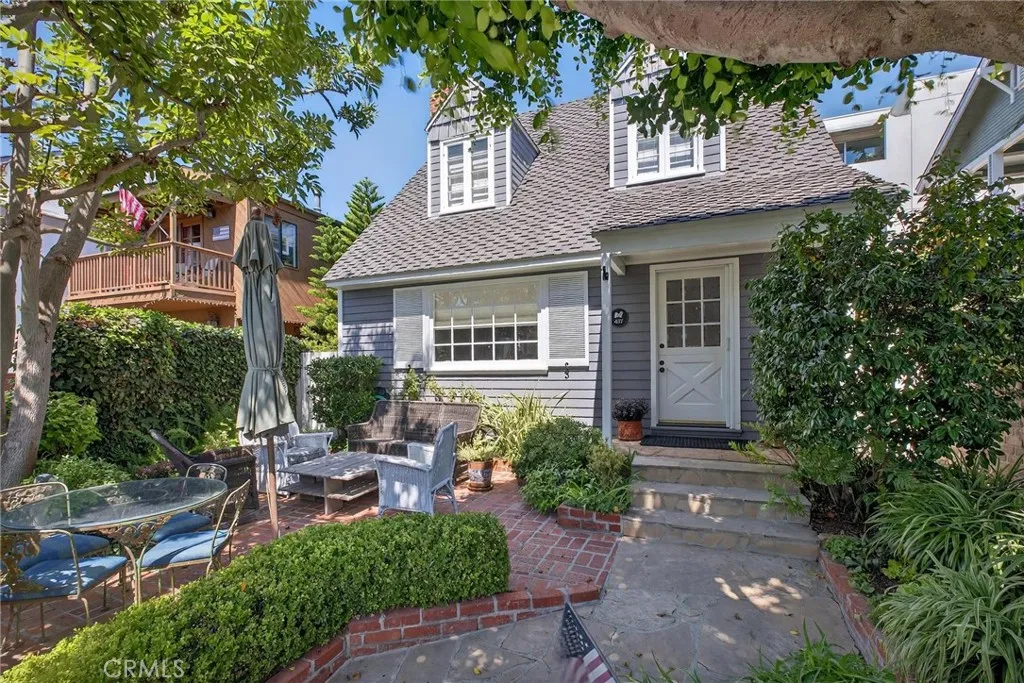 437 35th Street, Manhattan Beach, California 90266, 3 Bedrooms Bedrooms, ,3 BathroomsBathrooms,Residential Lease,For Rent,35th,SB25190340