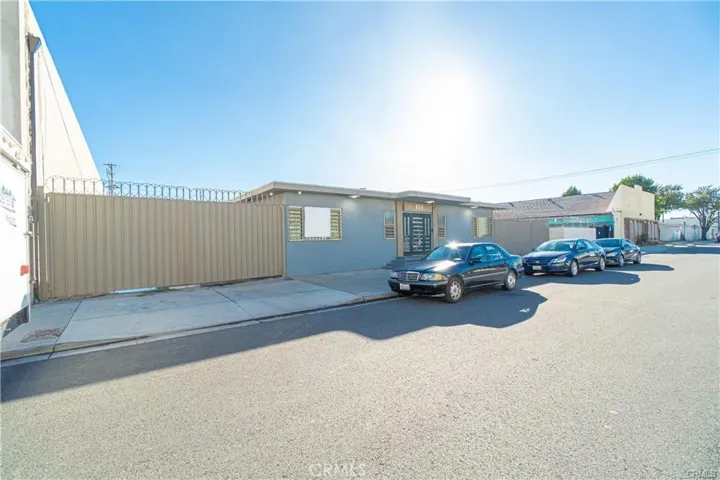 820 W Esther Street, Long Beach, California 90813