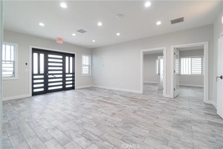 820 W Esther Street, Long Beach, California 90813