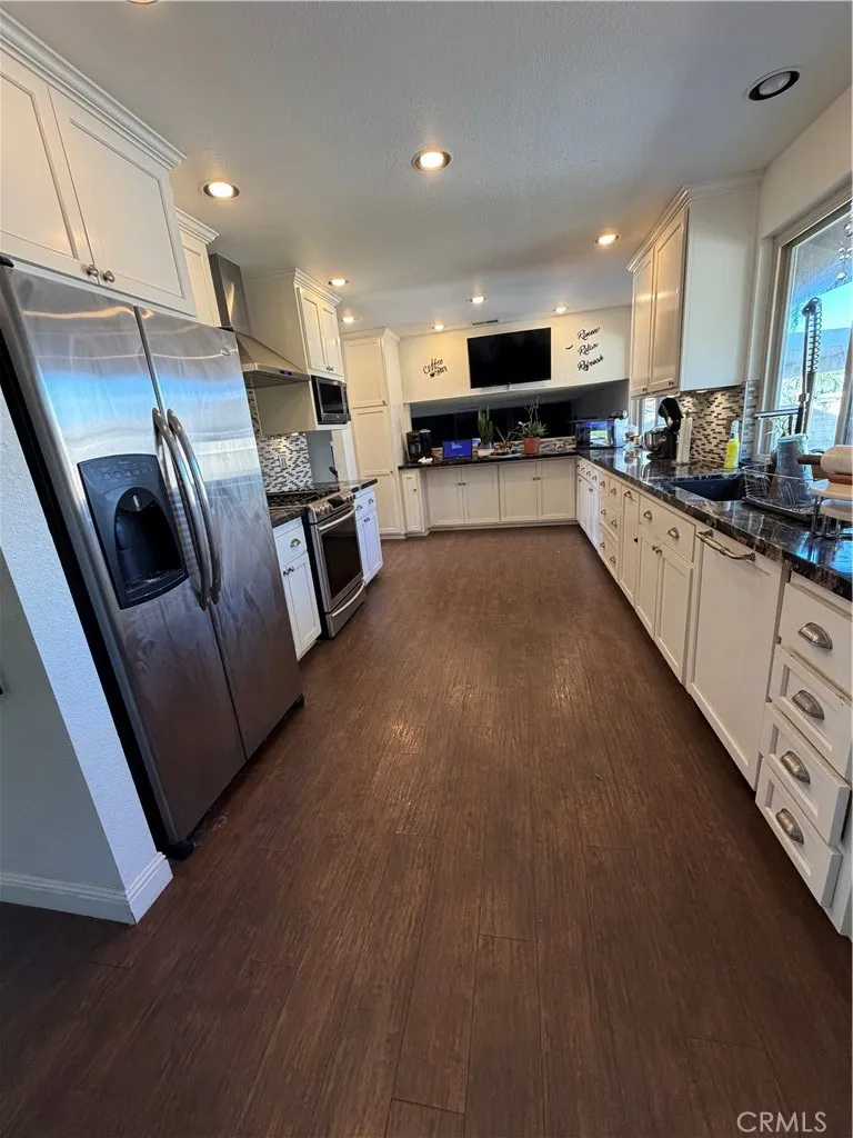 35994 Leah Lane, Yucaipa, California 92399 home-pic-2