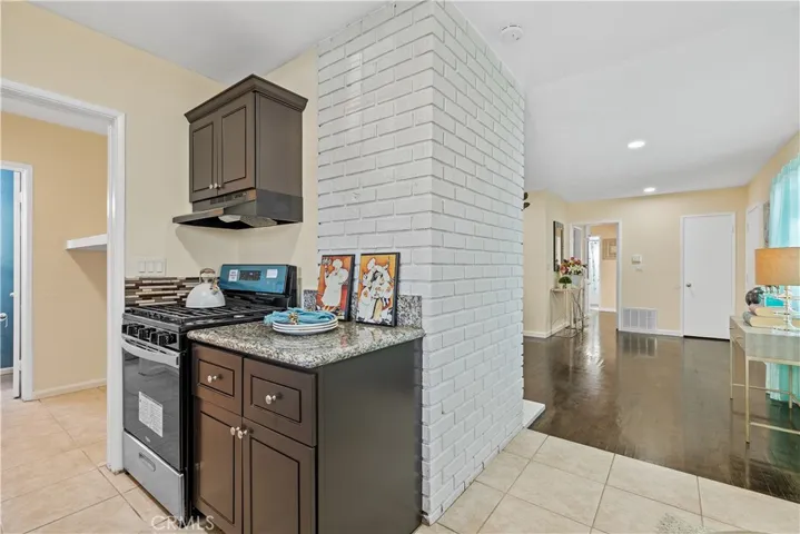 2118 W Crestwood Lane, Anaheim, California 92804