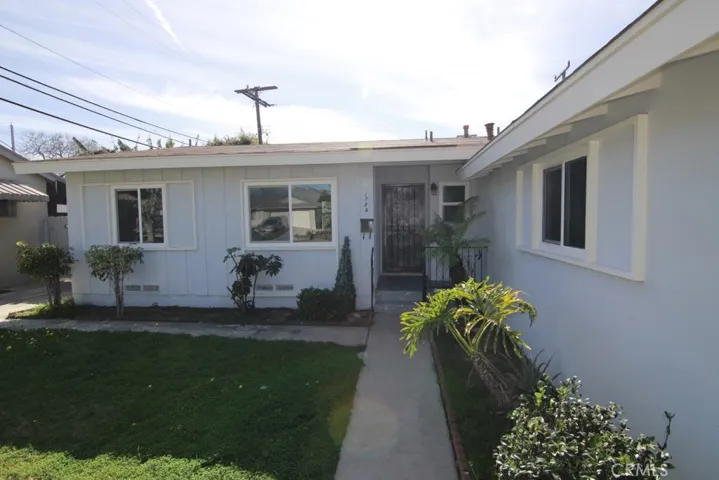 1728 W Chateau Avenue, Anaheim, California 92804