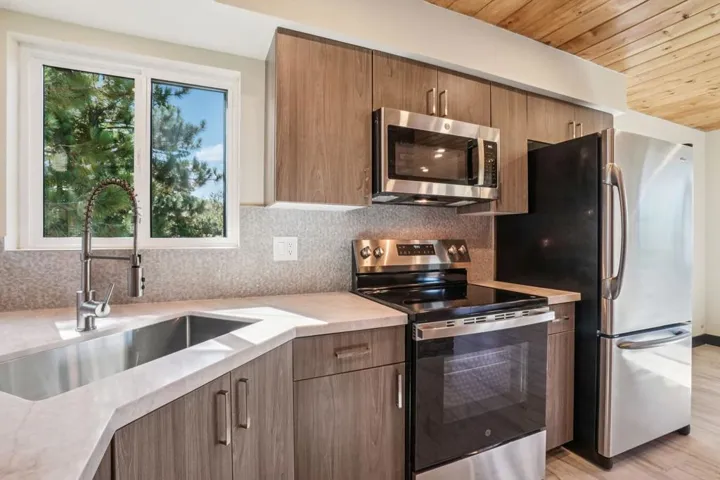 15-web-or-mls-Northridge Dr-L2808-010