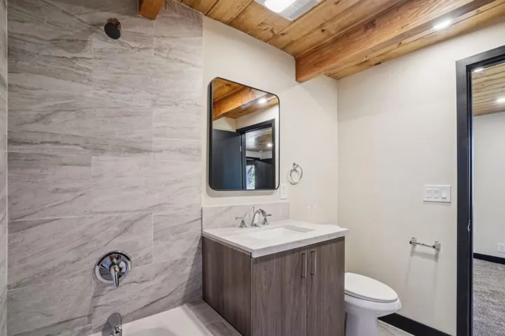 33-web-or-mls-Northridge Dr-L2808-024