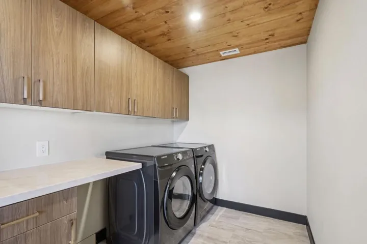 27-web-or-mls-Northridge Dr-L2808-028
