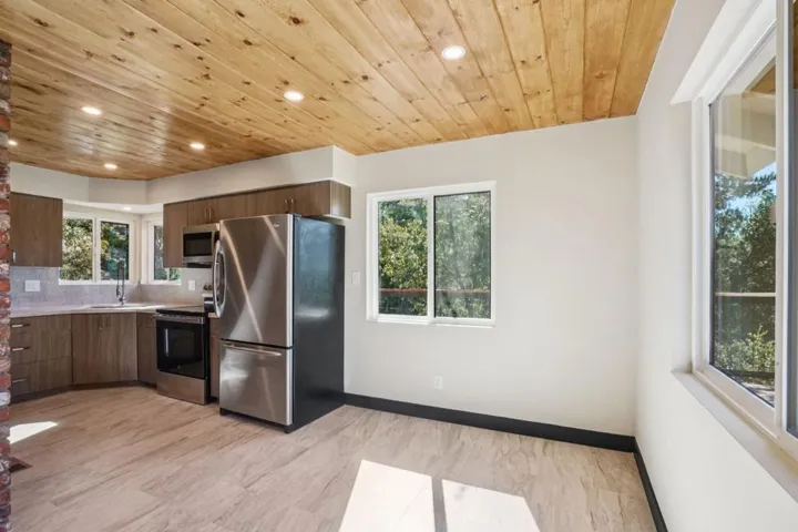 11-web-or-mls-Northridge Dr-L2808-006