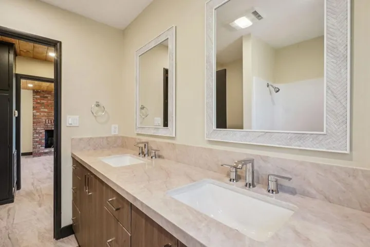 21-web-or-mls-Northridge Dr-L2808-016