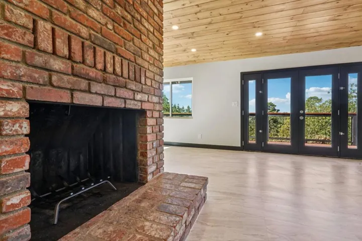 5-web-or-mls-Northridge Dr-L2808-005