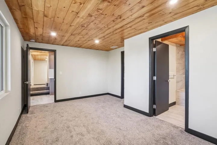 31-web-or-mls-Northridge Dr-L2808-022