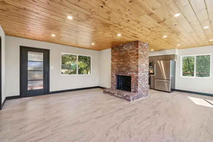 4-web-or-mls-Northridge Dr-L2808-004