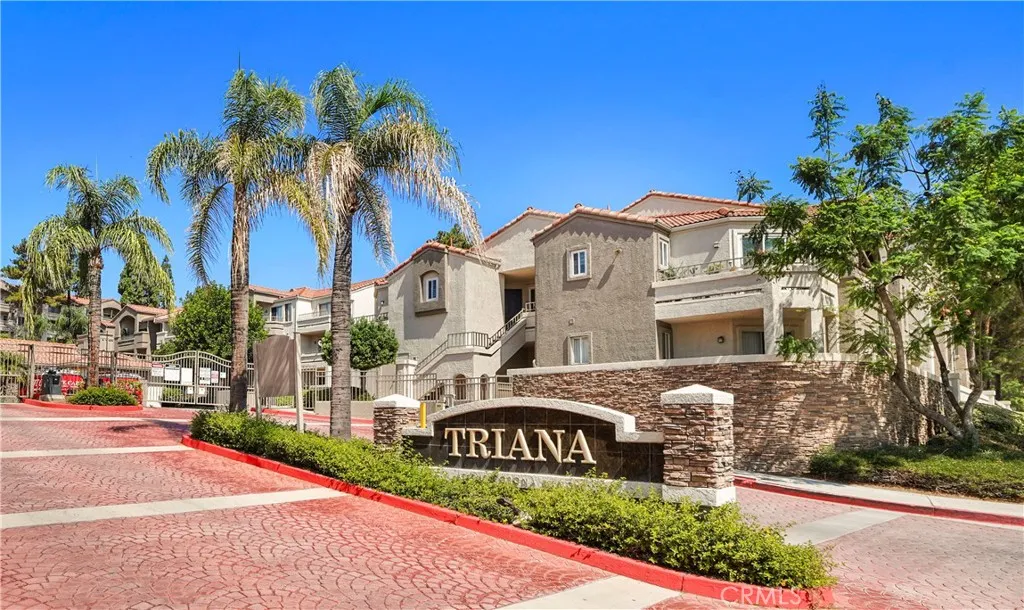 1995 Las Colinas Circle 104, Corona, California 92879, 2 Bedrooms Bedrooms, ,2 BathroomsBathrooms,Residential,For Sale,Las Colinas,TR25191025