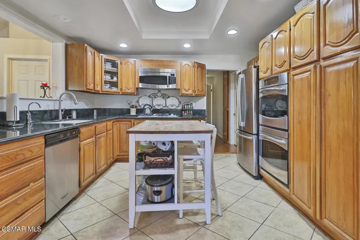 dKitchen and Dining1