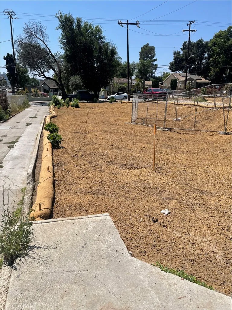 2246 Glenrose Avenue, Altadena, California 91001 home-pic-1