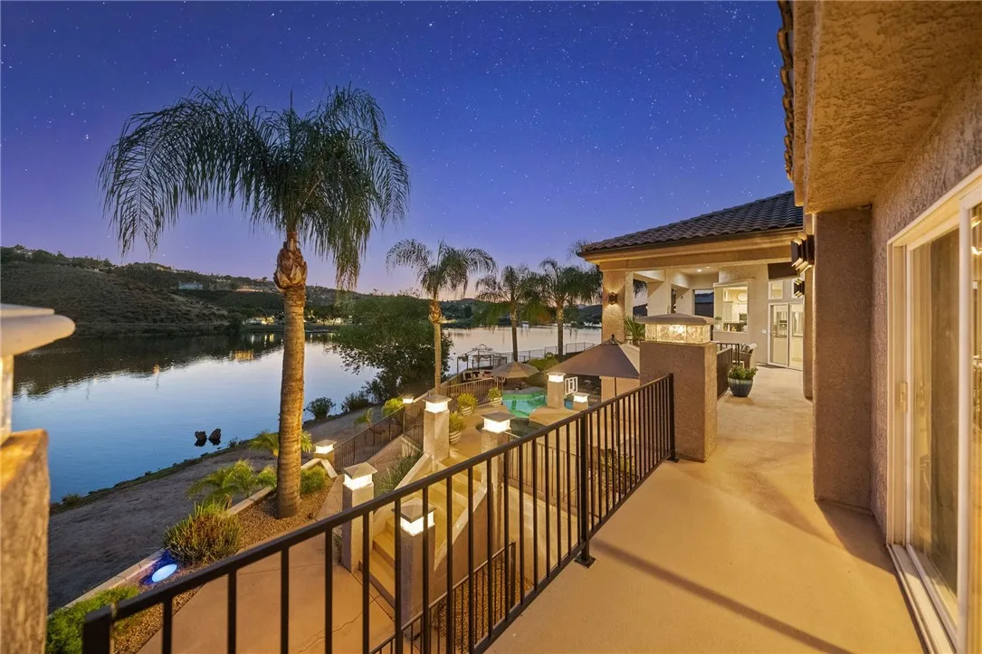 22001 Loch Lomond Drive, Canyon Lake, California 92587 home-pic-4