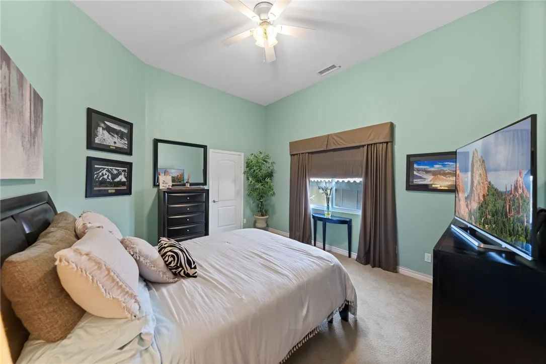 22001 Loch Lomond Drive, Canyon Lake, California 92587 home-pic-28