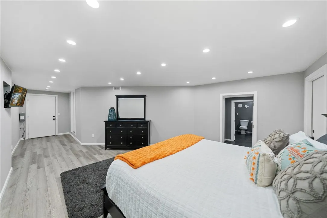 22001 Loch Lomond Drive, Canyon Lake, California 92587 home-pic-72