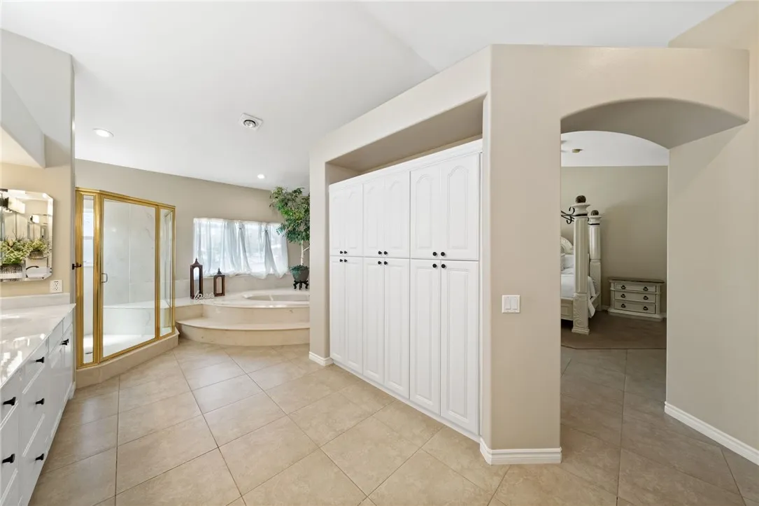 22001 Loch Lomond Drive, Canyon Lake, California 92587 home-pic-37