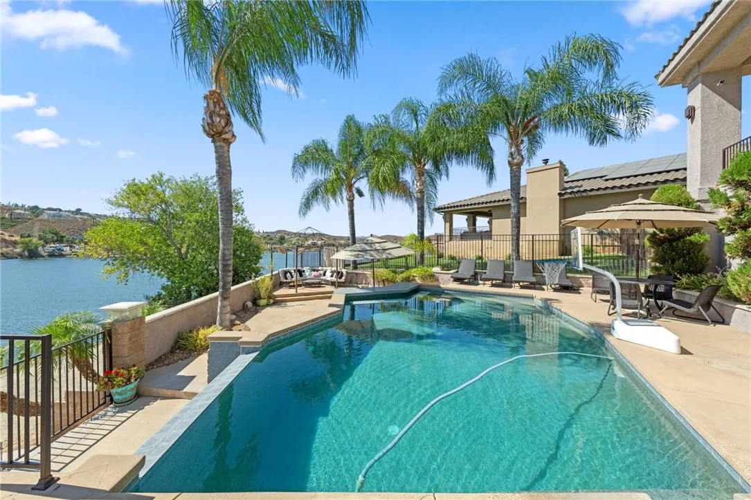 22001 Loch Lomond Drive, Canyon Lake, California 92587 home-pic-54