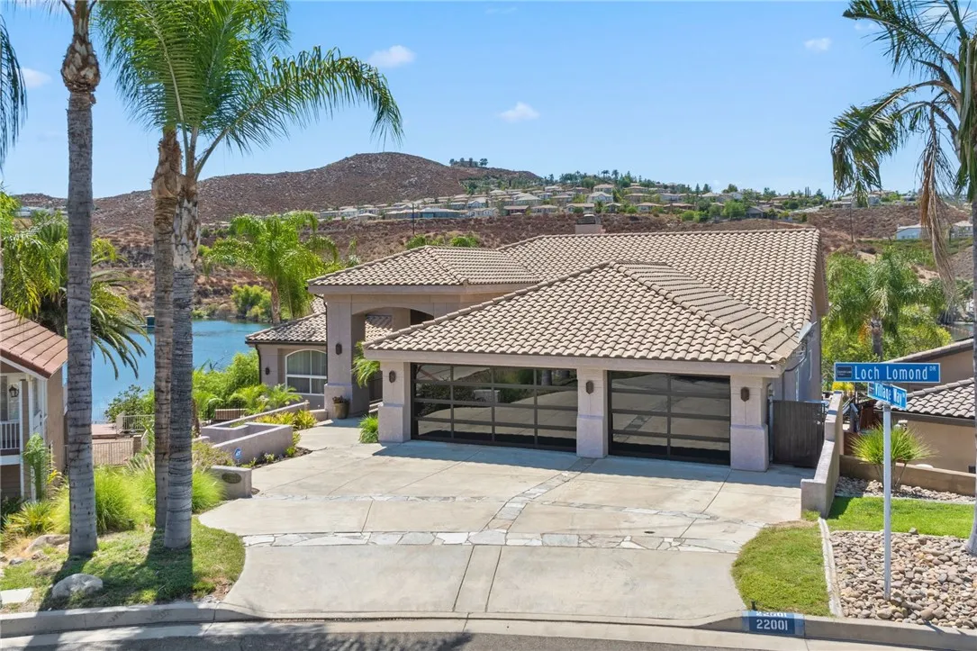 22001 Loch Lomond Drive, Canyon Lake, California 92587 home-pic-43