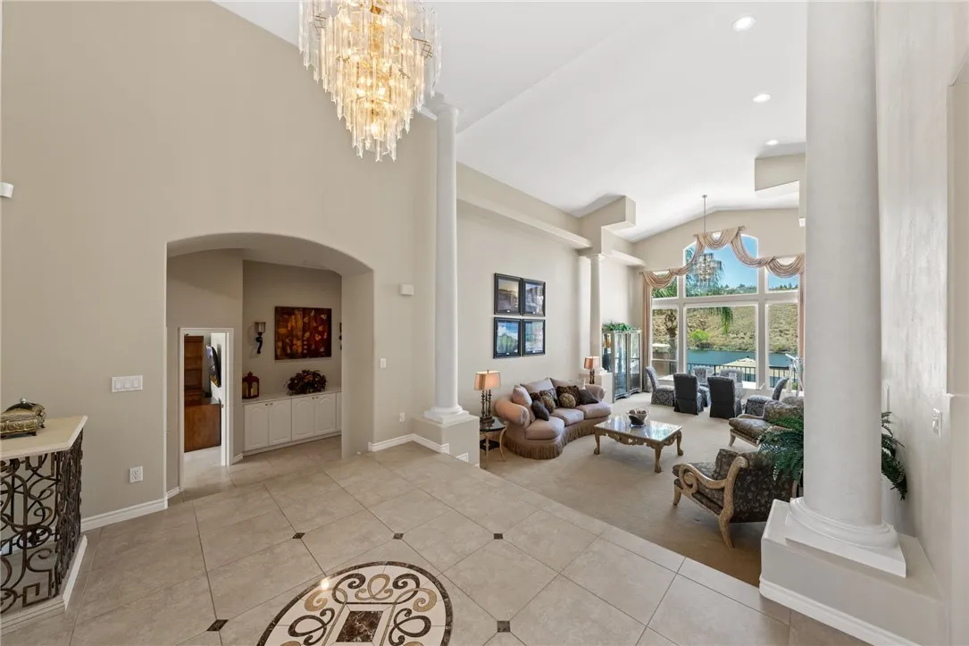 22001 Loch Lomond Drive, Canyon Lake, California 92587 home-pic-9