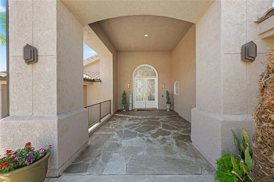 22001 Loch Lomond Drive, Canyon Lake, California 92587 home-pic-7