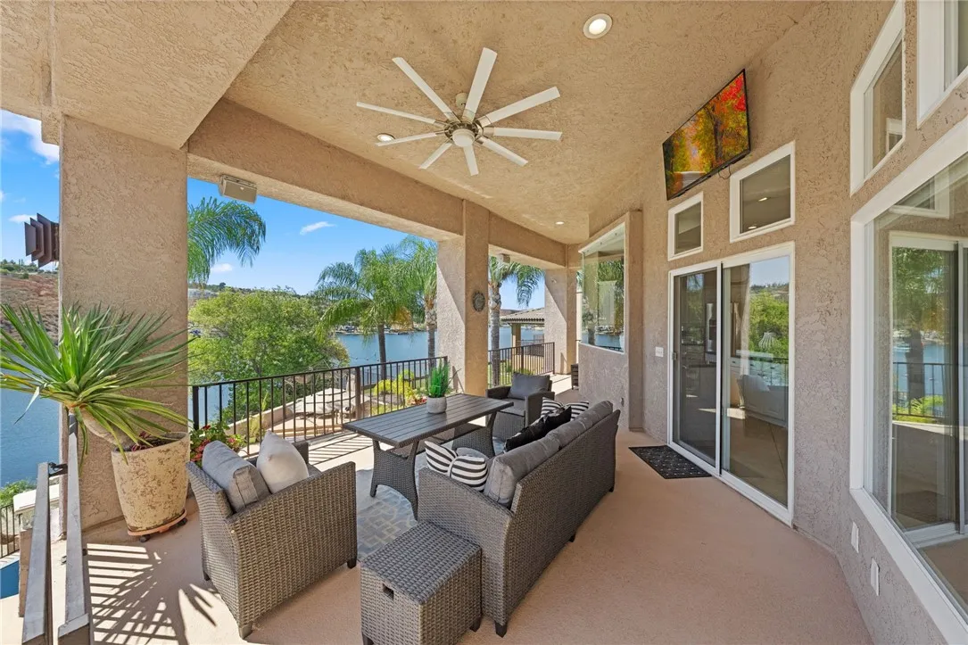 22001 Loch Lomond Drive, Canyon Lake, California 92587 home-pic-50