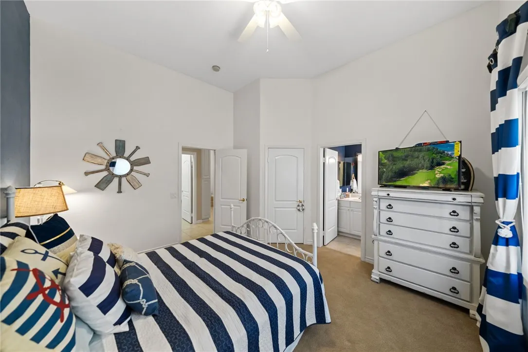 22001 Loch Lomond Drive, Canyon Lake, California 92587 home-pic-25
