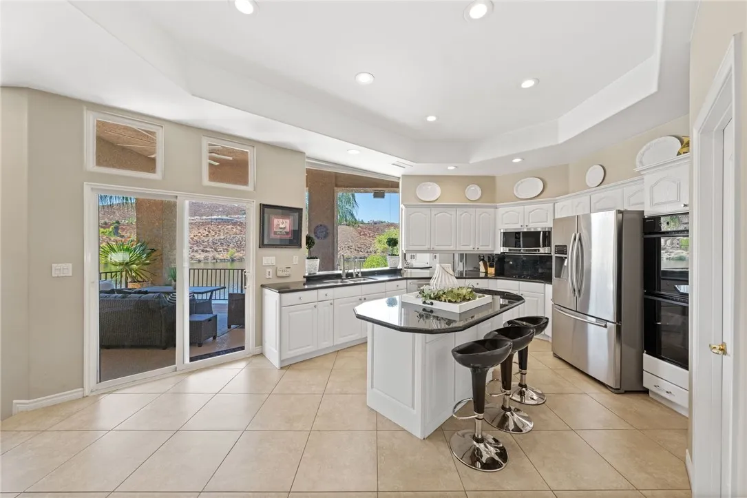 22001 Loch Lomond Drive, Canyon Lake, California 92587 home-pic-20