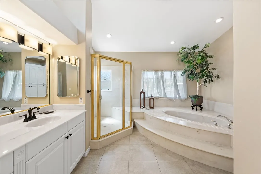 22001 Loch Lomond Drive, Canyon Lake, California 92587 home-pic-38
