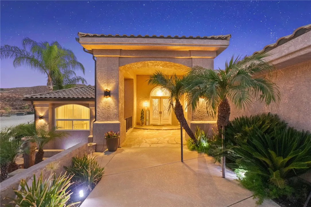 22001 Loch Lomond Drive, Canyon Lake, California 92587 home-pic-0
