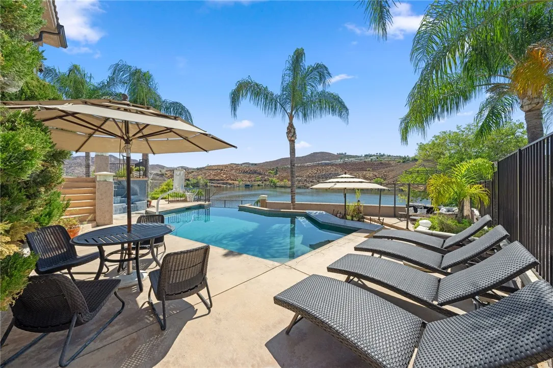 22001 Loch Lomond Drive, Canyon Lake, California 92587 home-pic-52