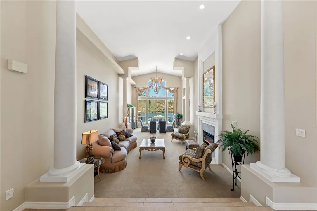 22001 Loch Lomond Drive, Canyon Lake, California 92587 home-pic-10