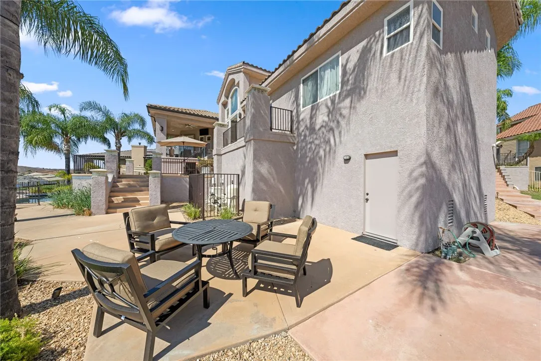 22001 Loch Lomond Drive, Canyon Lake, California 92587 home-pic-58