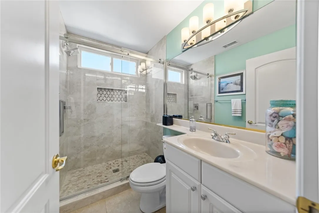 22001 Loch Lomond Drive, Canyon Lake, California 92587 home-pic-29