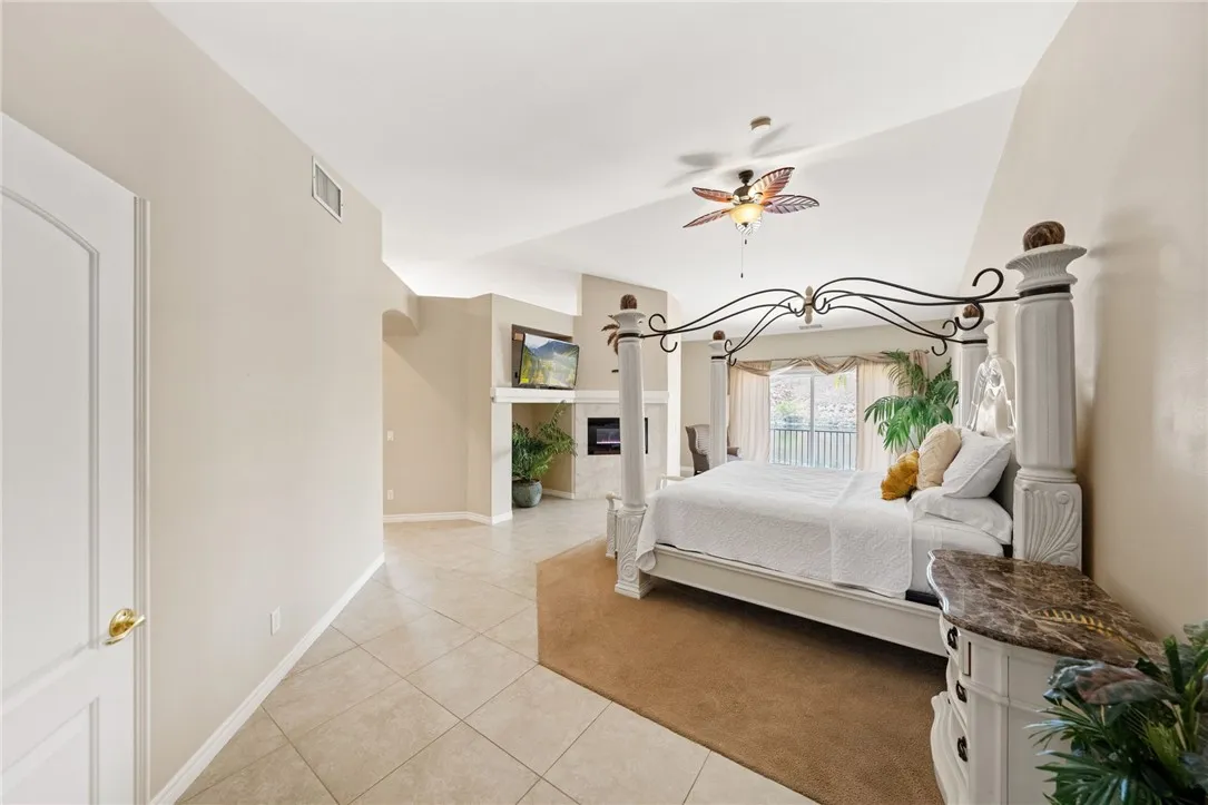 22001 Loch Lomond Drive, Canyon Lake, California 92587 home-pic-31