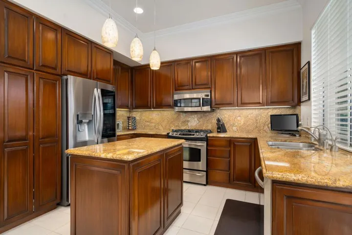 17-web-or-mls-JD_865Box_0325_OPMG_030