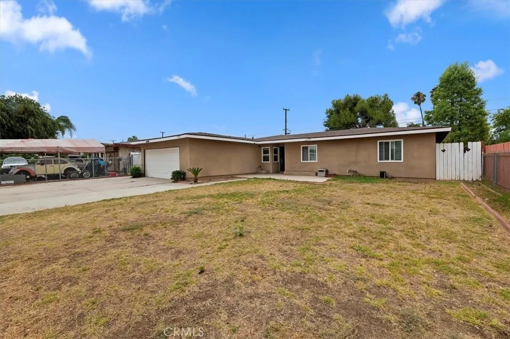 5599 Montgomery Street, Riverside, California 92503 home-pic-1