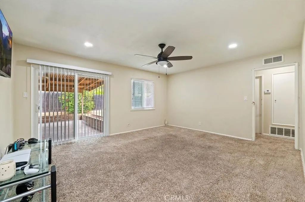 5599 Montgomery Street, Riverside, California 92503 home-pic-5