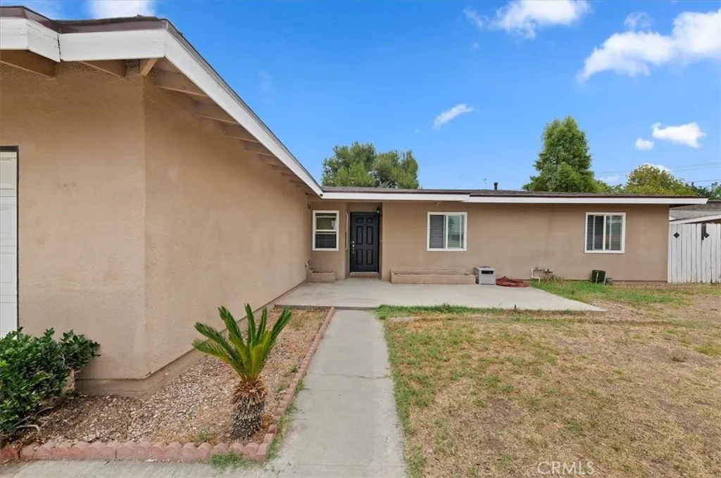 5599 Montgomery Street, Riverside, California 92503 home-pic-4