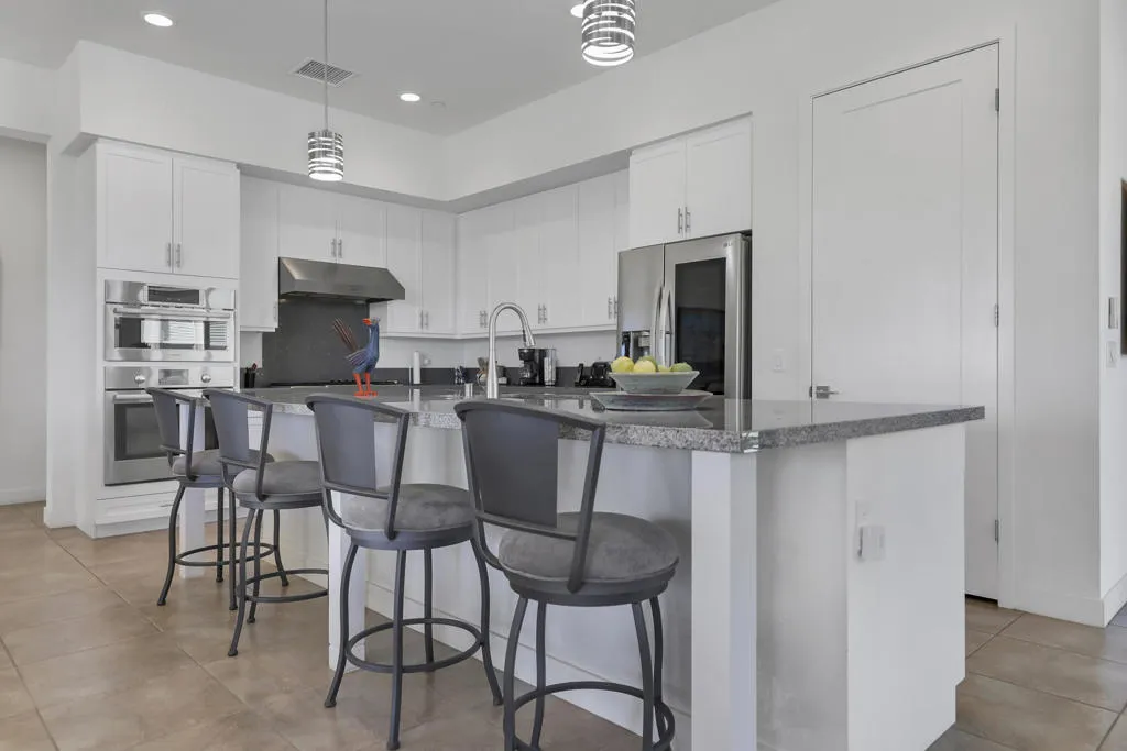 803 Retreat Circle, Palm Desert, California 92260 home-pic-14